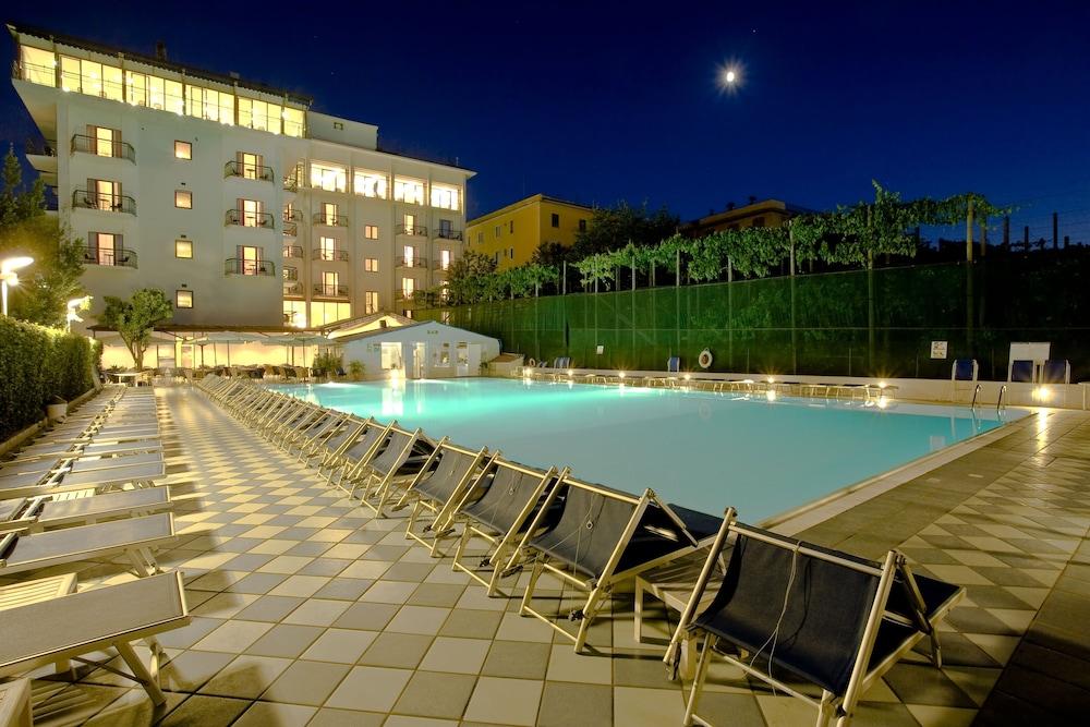 Grand Hotel Flora Sorrento Eksteriør bilde